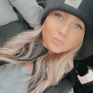 Meet your Posher, Alicia